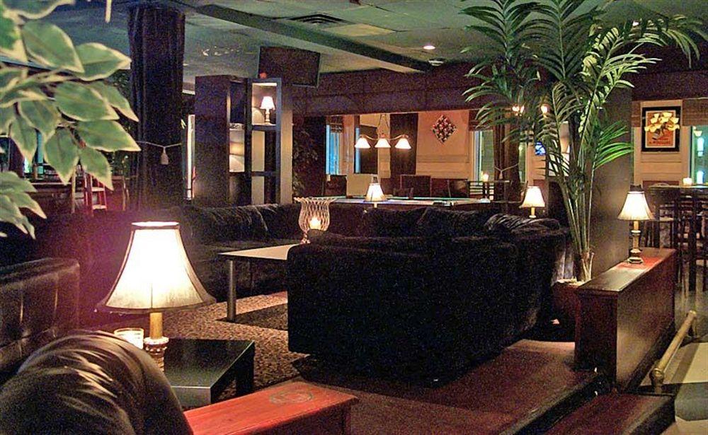 Ambassador Hotel Садбери Экстерьер фото